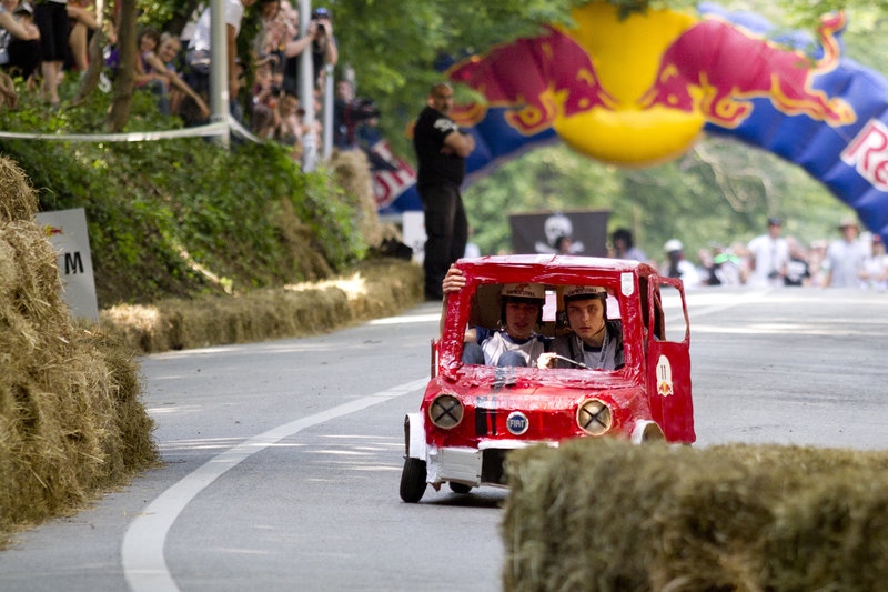 red bull autos locos