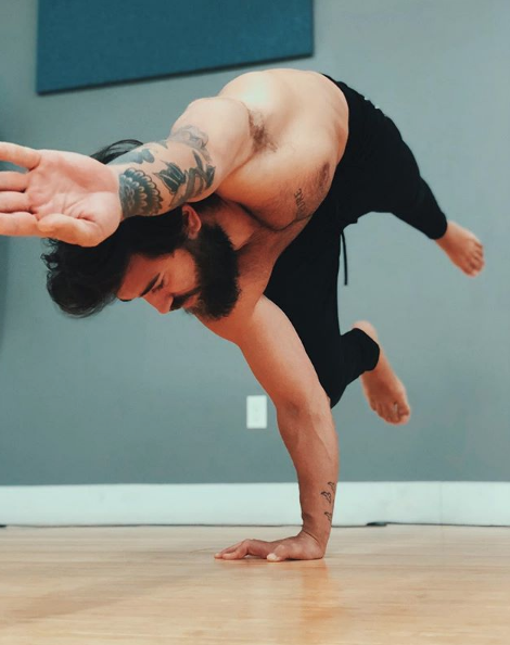 Patrick Beach, el profesor de yoga más sexy del mundo 