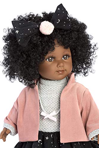 Llorens 53526 Zuri - Muñeca de Pelo Negro con rizos y Ojos Marrones, Cuerpo Suave, Incluye Traje Moderno, 35 cm, Multicolor