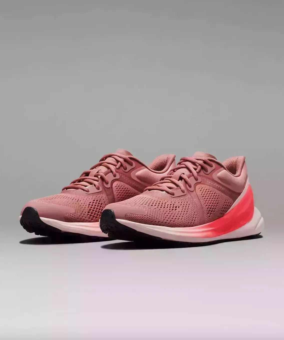 Consigue las mejores zapatillas Blissfeel de lululemon por menos de 100 dólares