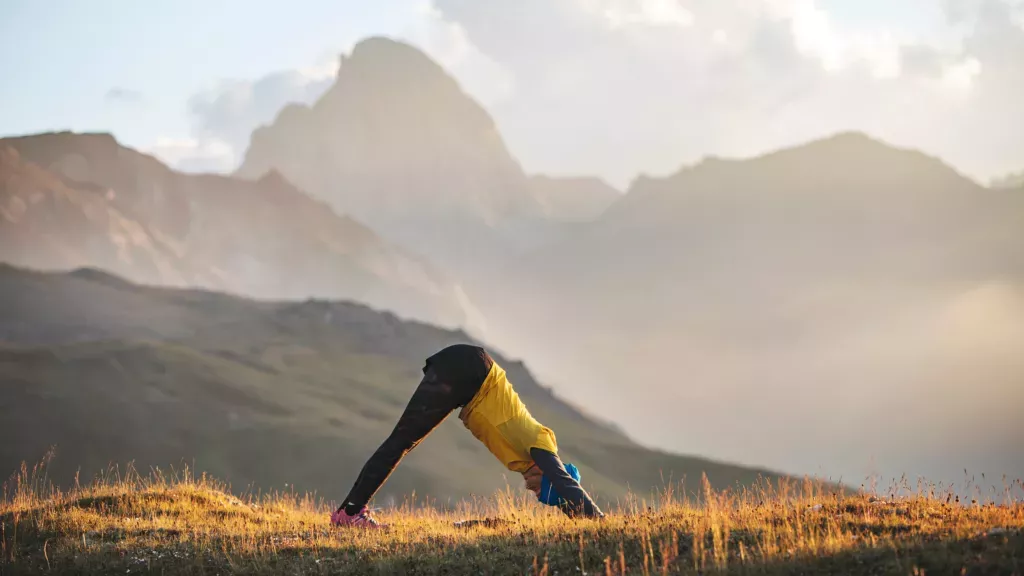 Los 9 mejores estiramientos de hombro que todo deportista debe conocer (y practicar)