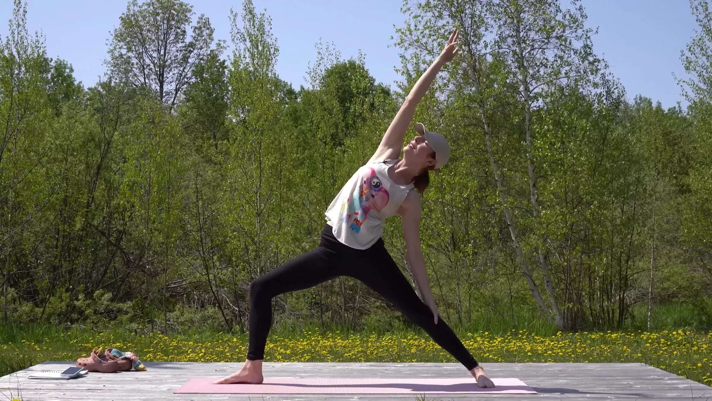 Práctica de yoga de 15 minutos para alinearse con el signo creativo e intelectual de Géminis