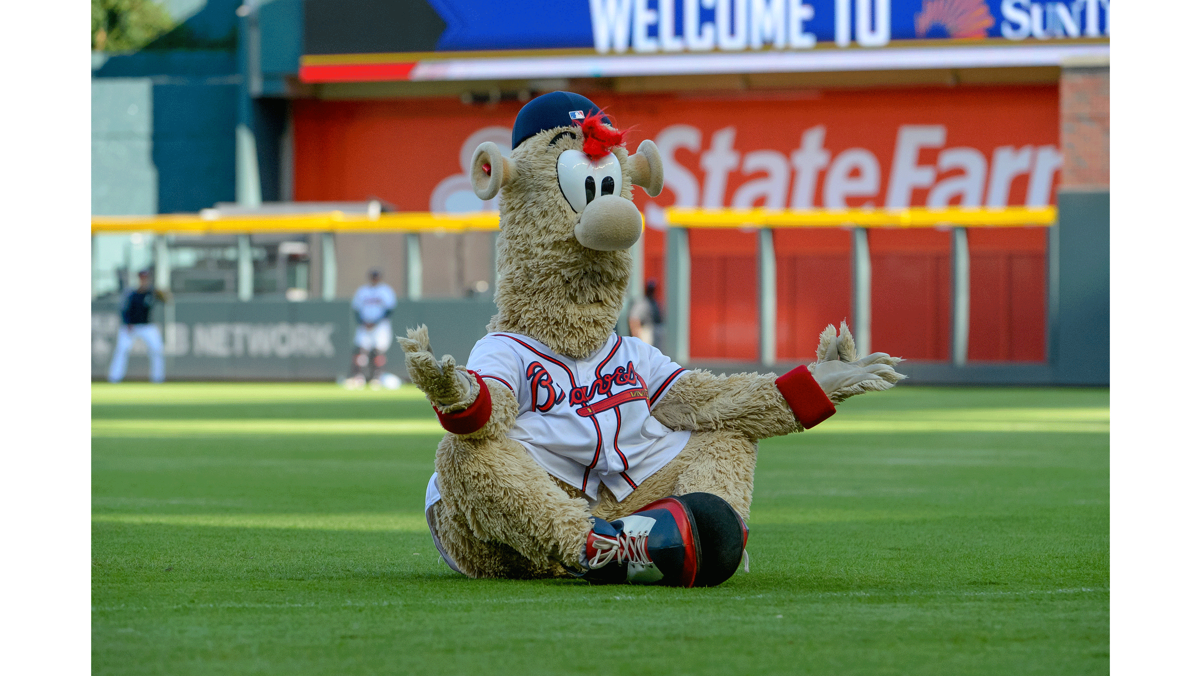 ¿Alguien se ha dado cuenta de que los estiramientos de béisbol se parecen MUCHO a las posturas de yoga? Nosotros sí.