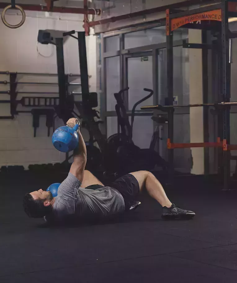 Los mejores ejercicios con kettlebell para cada parte del cuerpo