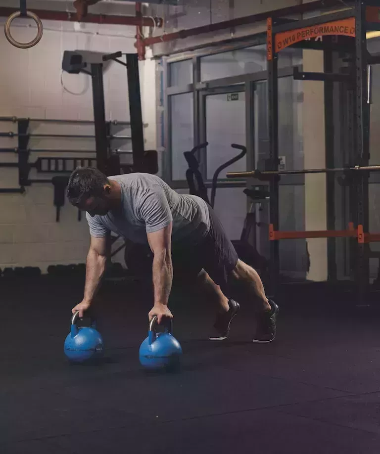 Los mejores ejercicios con kettlebell para cada parte del cuerpo