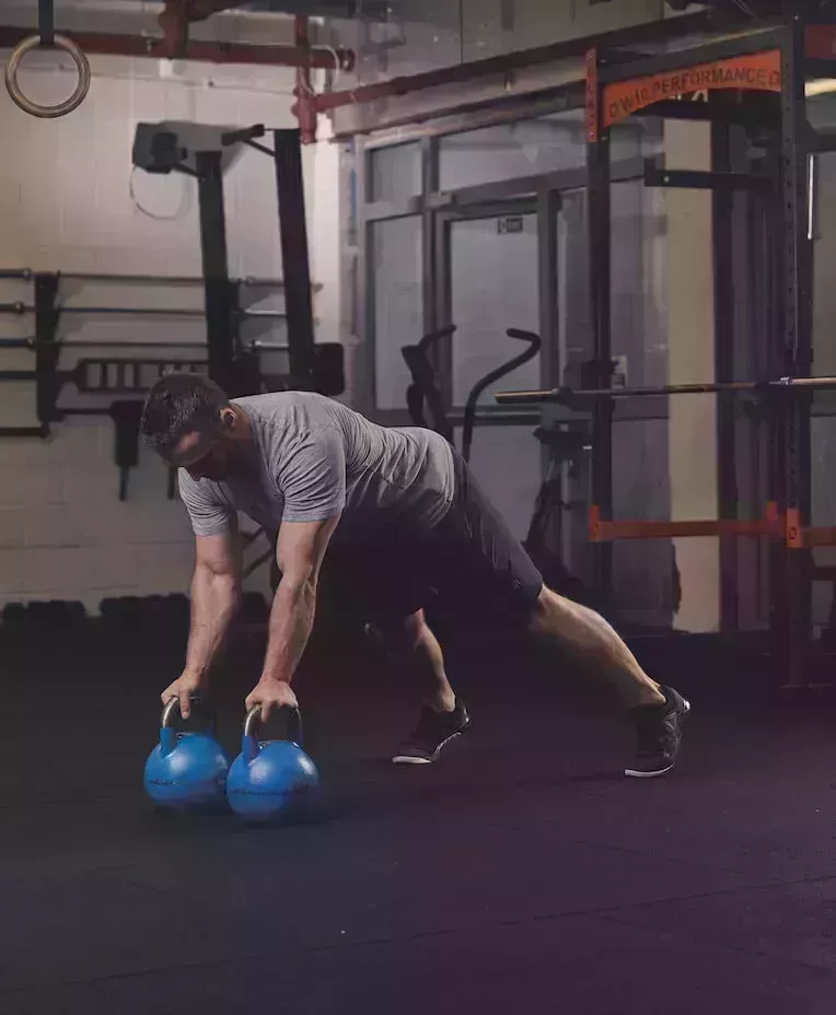 Los mejores ejercicios con kettlebell para cada parte del cuerpo