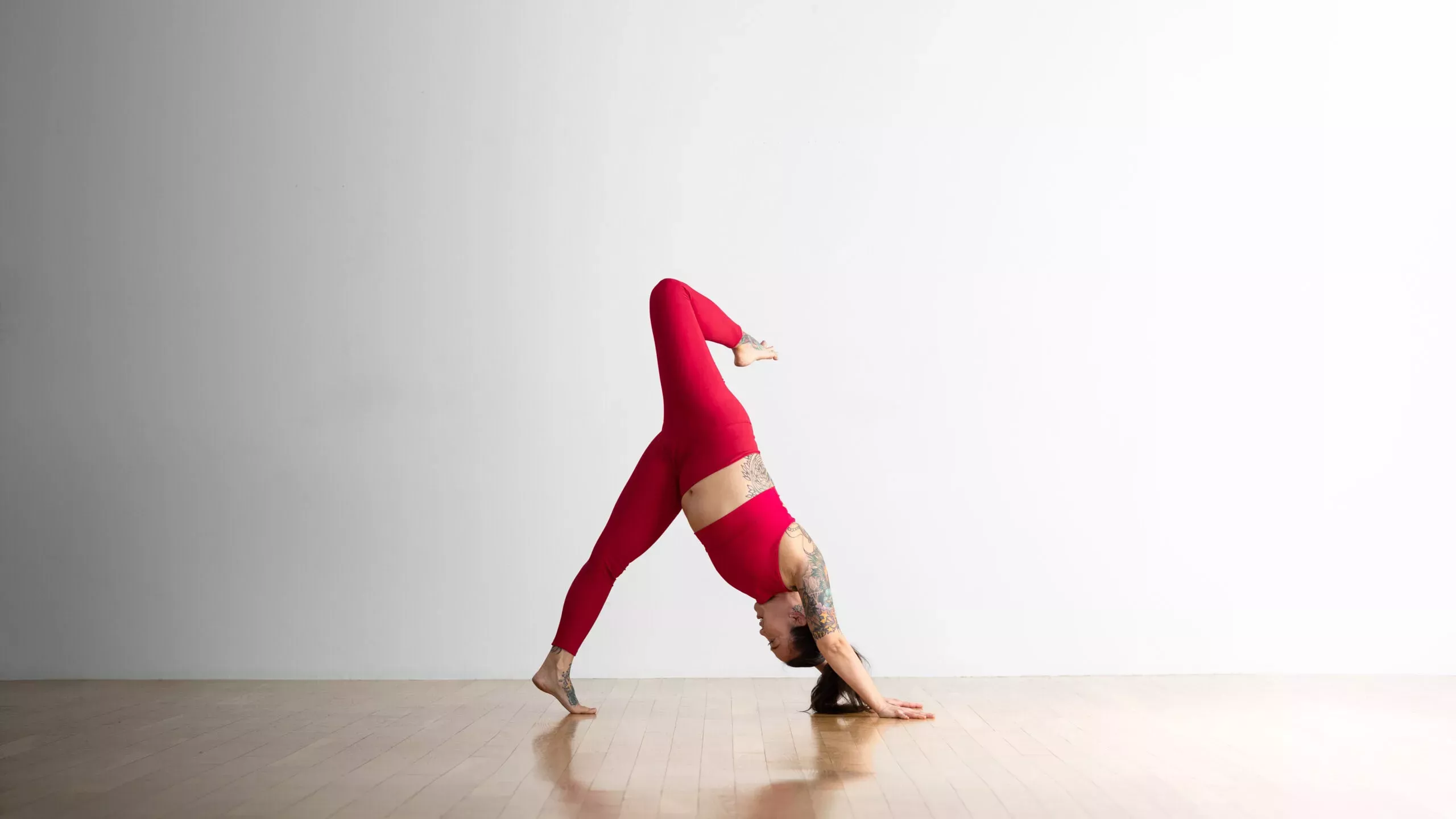 Una práctica de yoga de 20 minutos para olvidarse de la jornada laboral