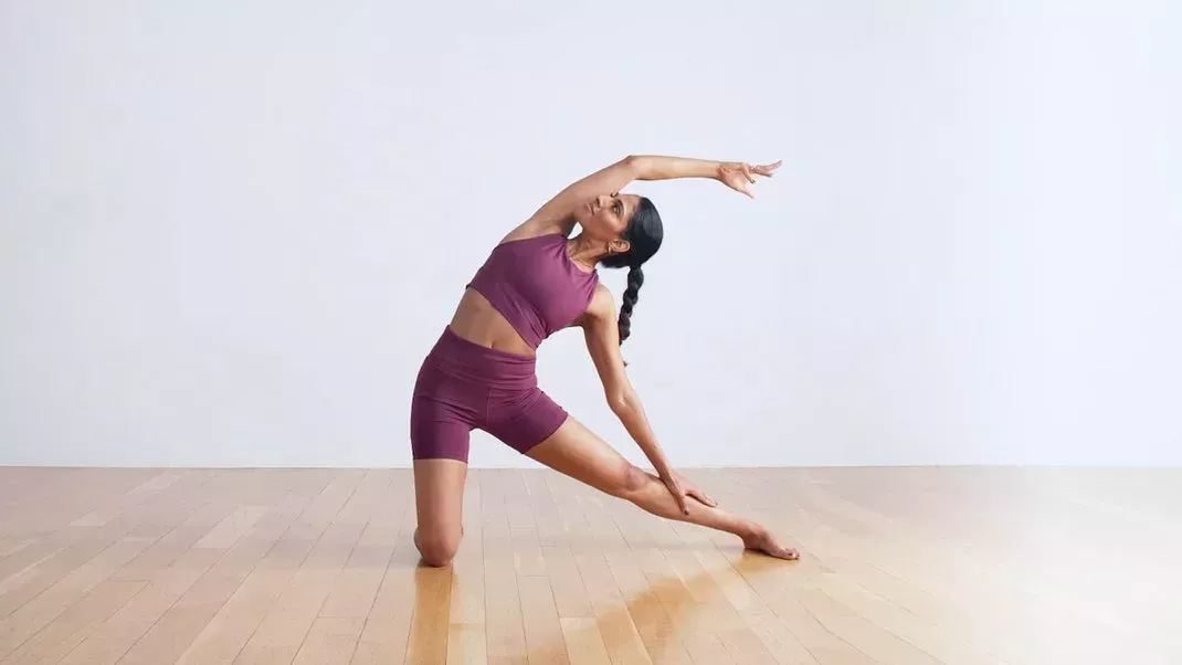 Una práctica de yoga de 20 minutos para olvidarse de la jornada laboral