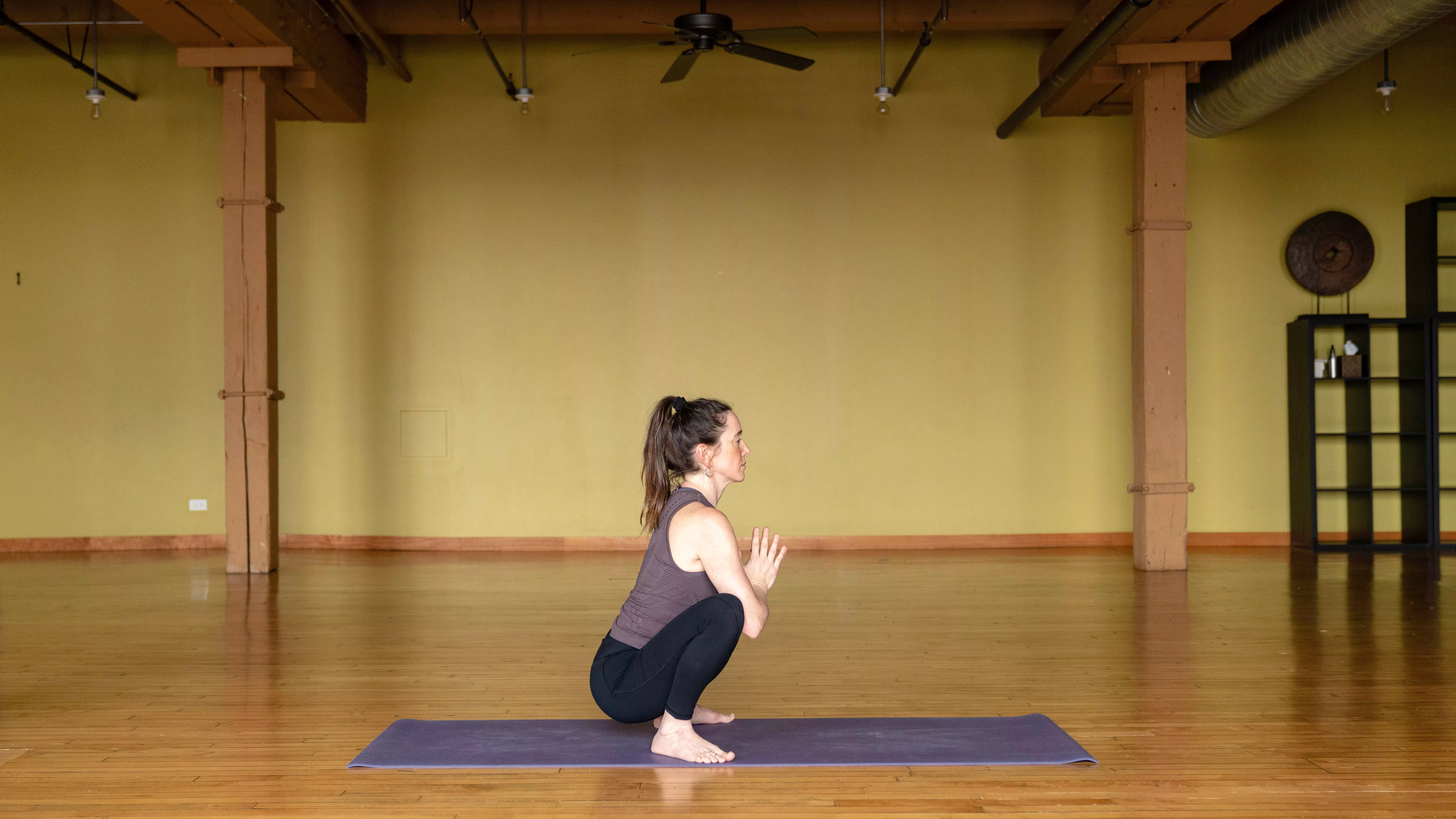 11 posturas de yoga para fortalecer todo el cuerpo