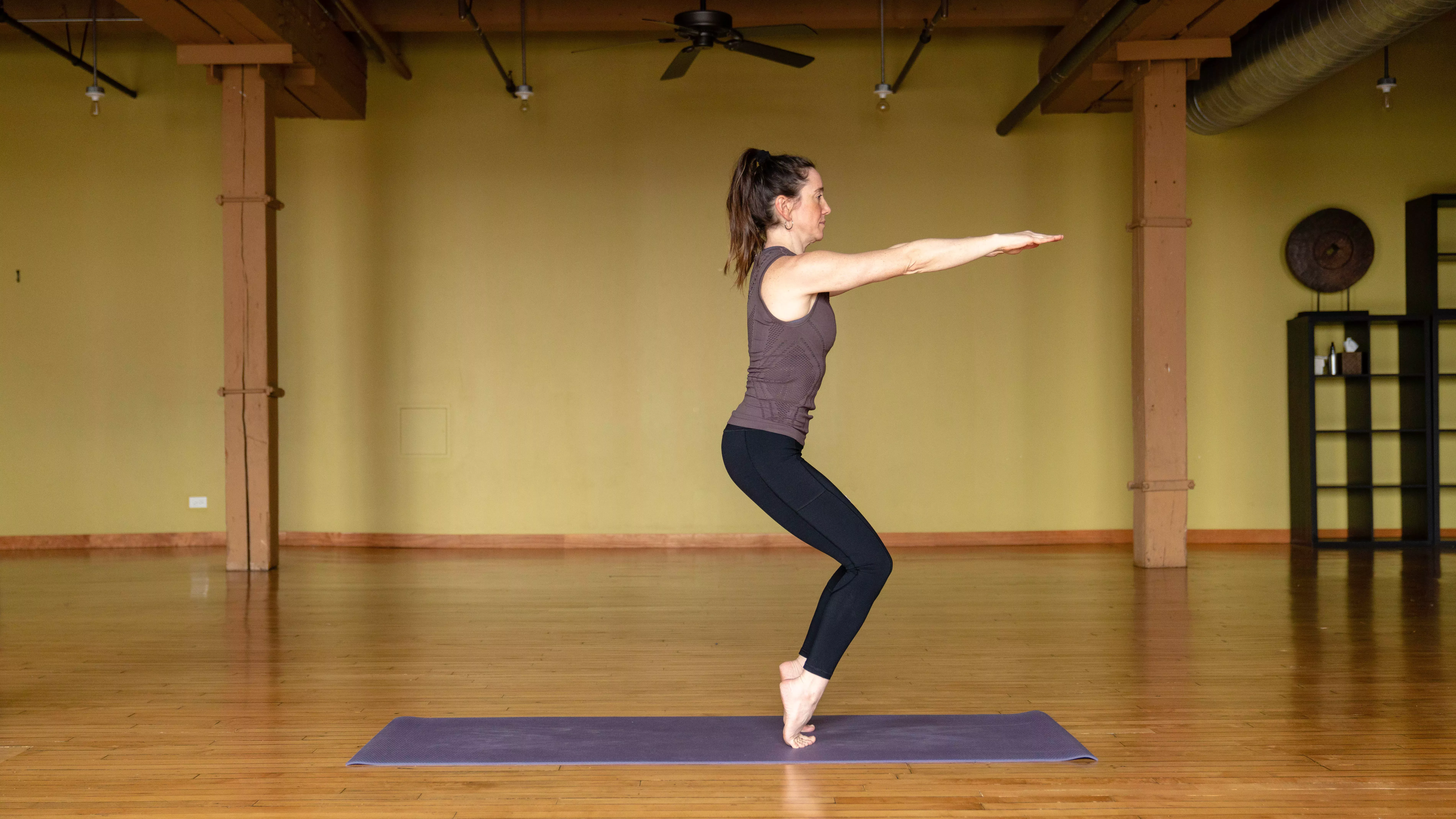 11 posturas de yoga para fortalecer todo el cuerpo