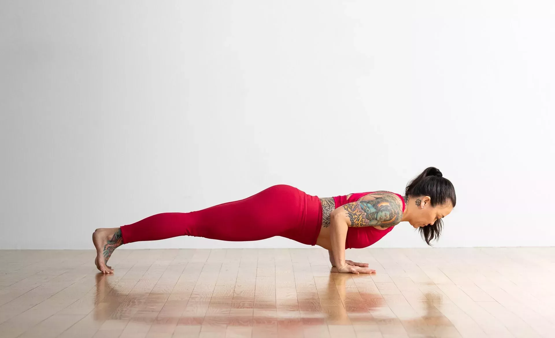 12 posturas de yoga que son (sorprendentemente) similares a tu entrenamiento en el gimnasio