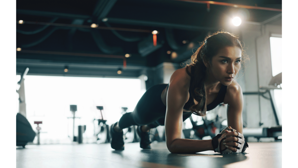 Sí, puedes combinar yoga y entrenamiento de fuerza. Este entrenamiento de 30 minutos te ofrece todo lo que necesitas.