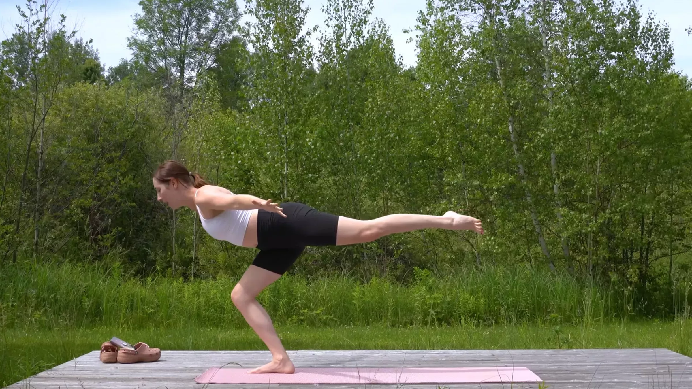 15 minutos de yoga matutino (y ejercicio para todo el cuerpo) para empezar el día