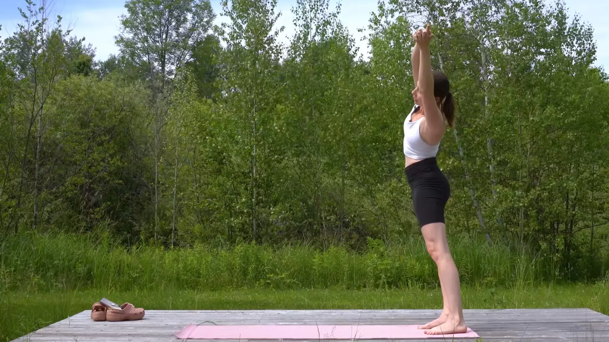 15 minutos de yoga matutino (y ejercicio para todo el cuerpo) para empezar el día