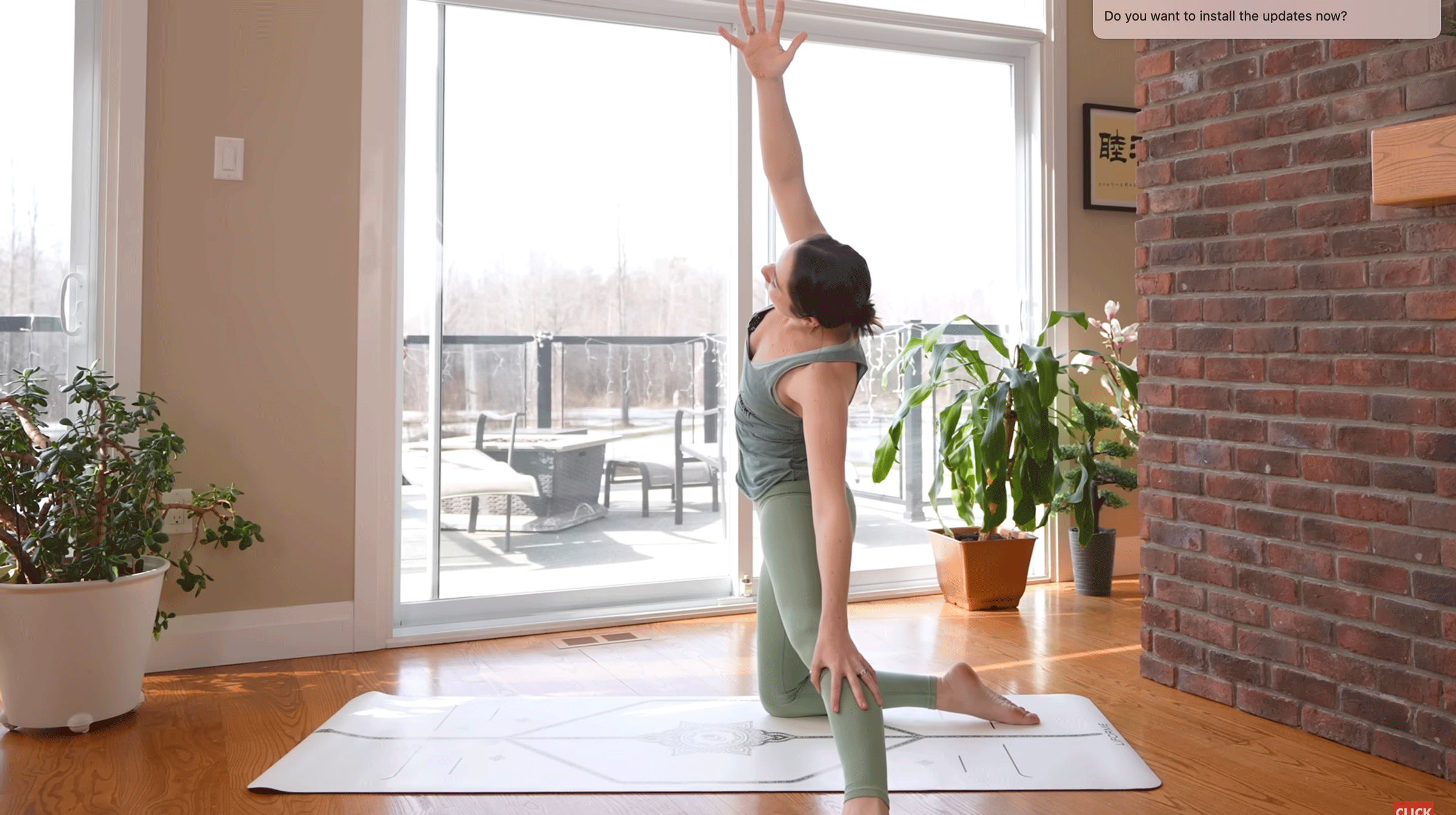 Esta práctica de yoga matutina de 20 minutos te asegura que estarás preparado para el día