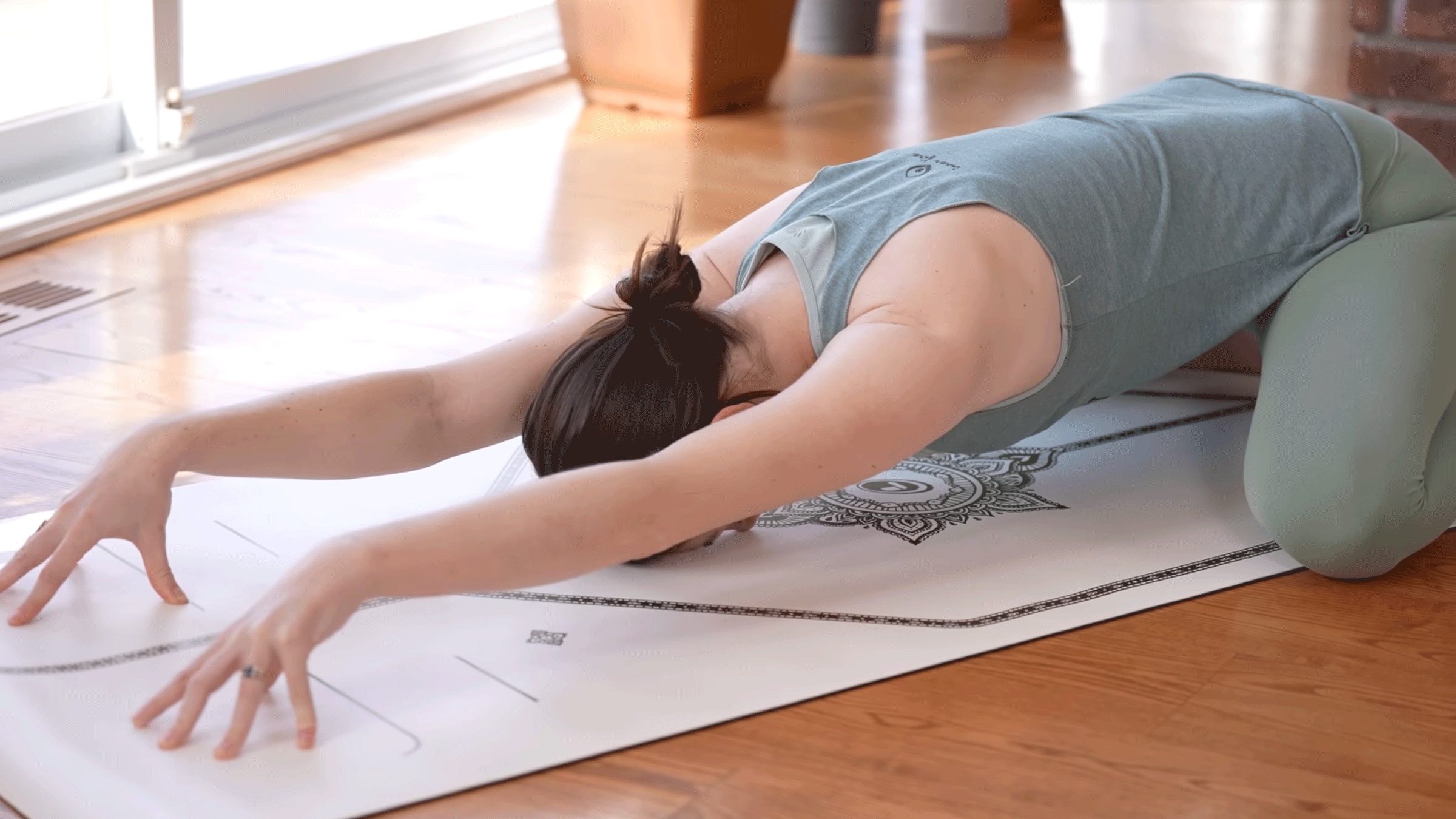 Esta práctica de yoga matutina de 20 minutos te asegura que estarás preparado para el día