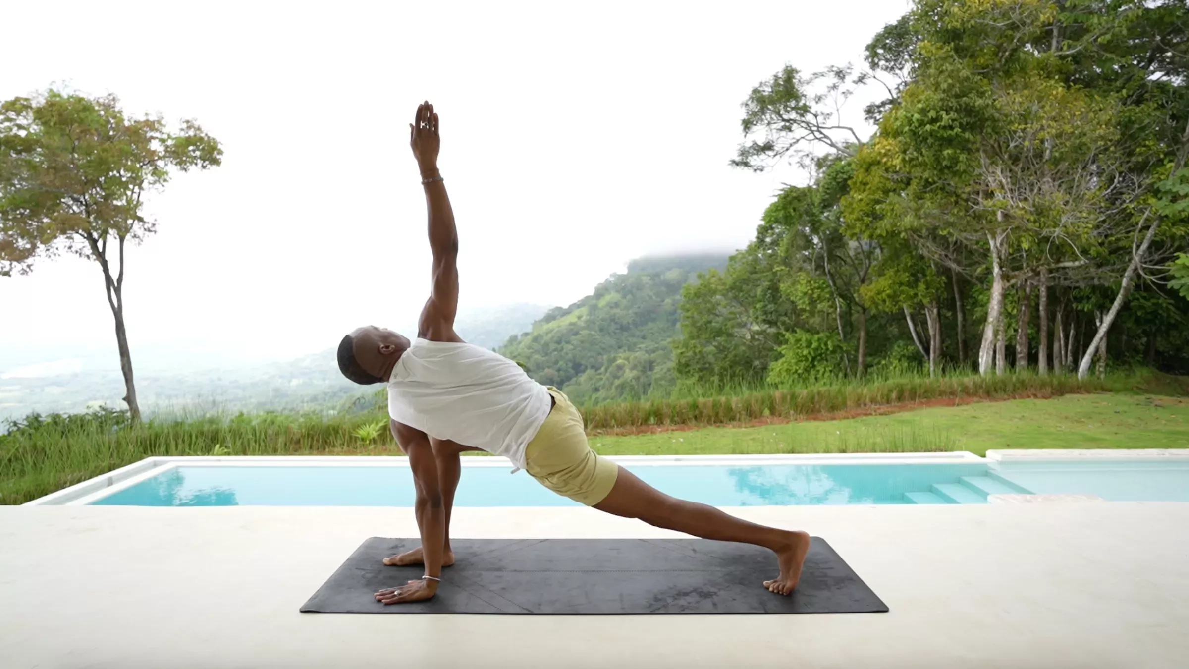 ¿Te sientes lento? Este flujo de yoga energizante pondrá en marcha tu vitalidad.