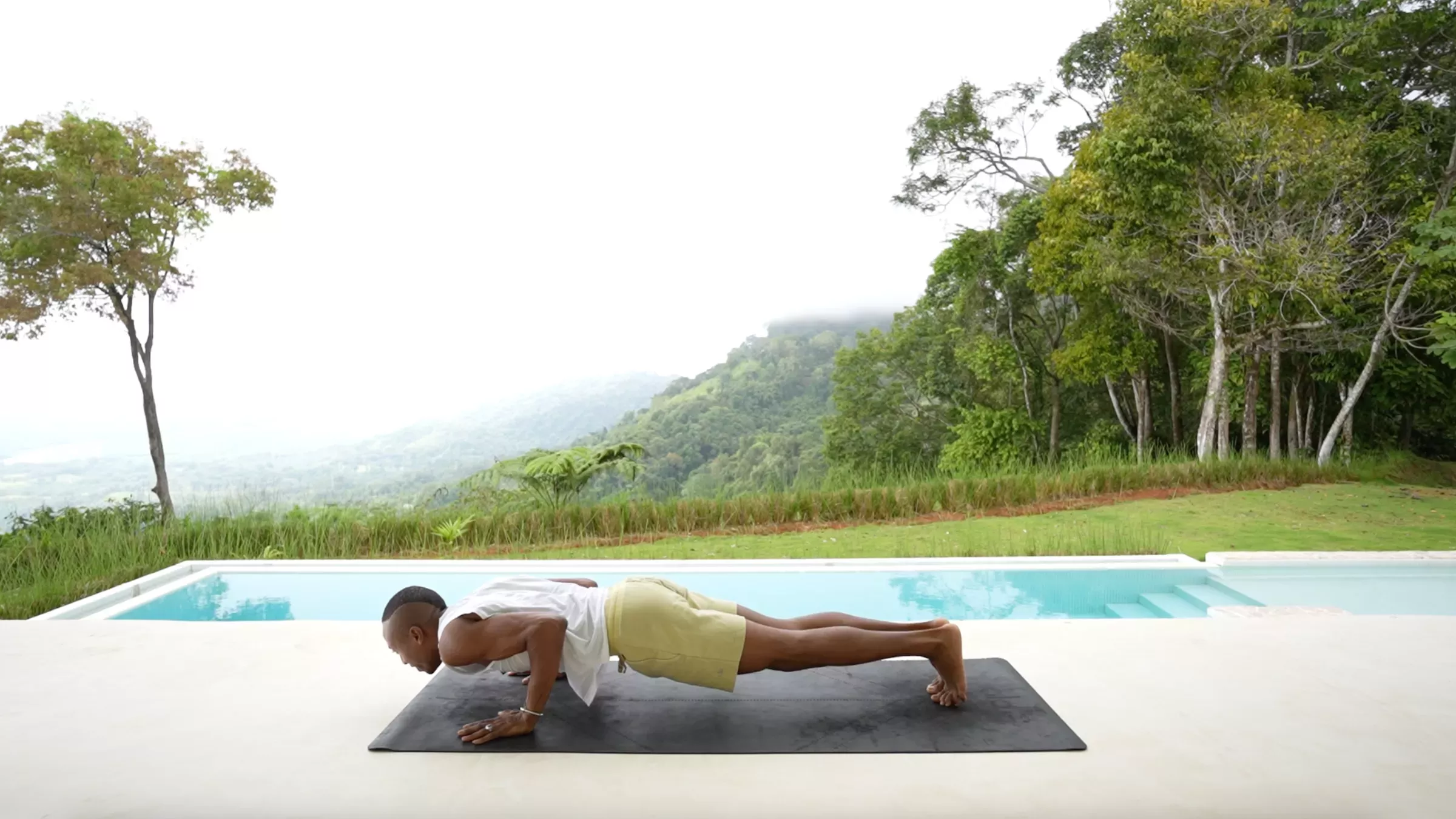 ¿Te sientes lento? Este flujo de yoga energizante pondrá en marcha tu vitalidad.