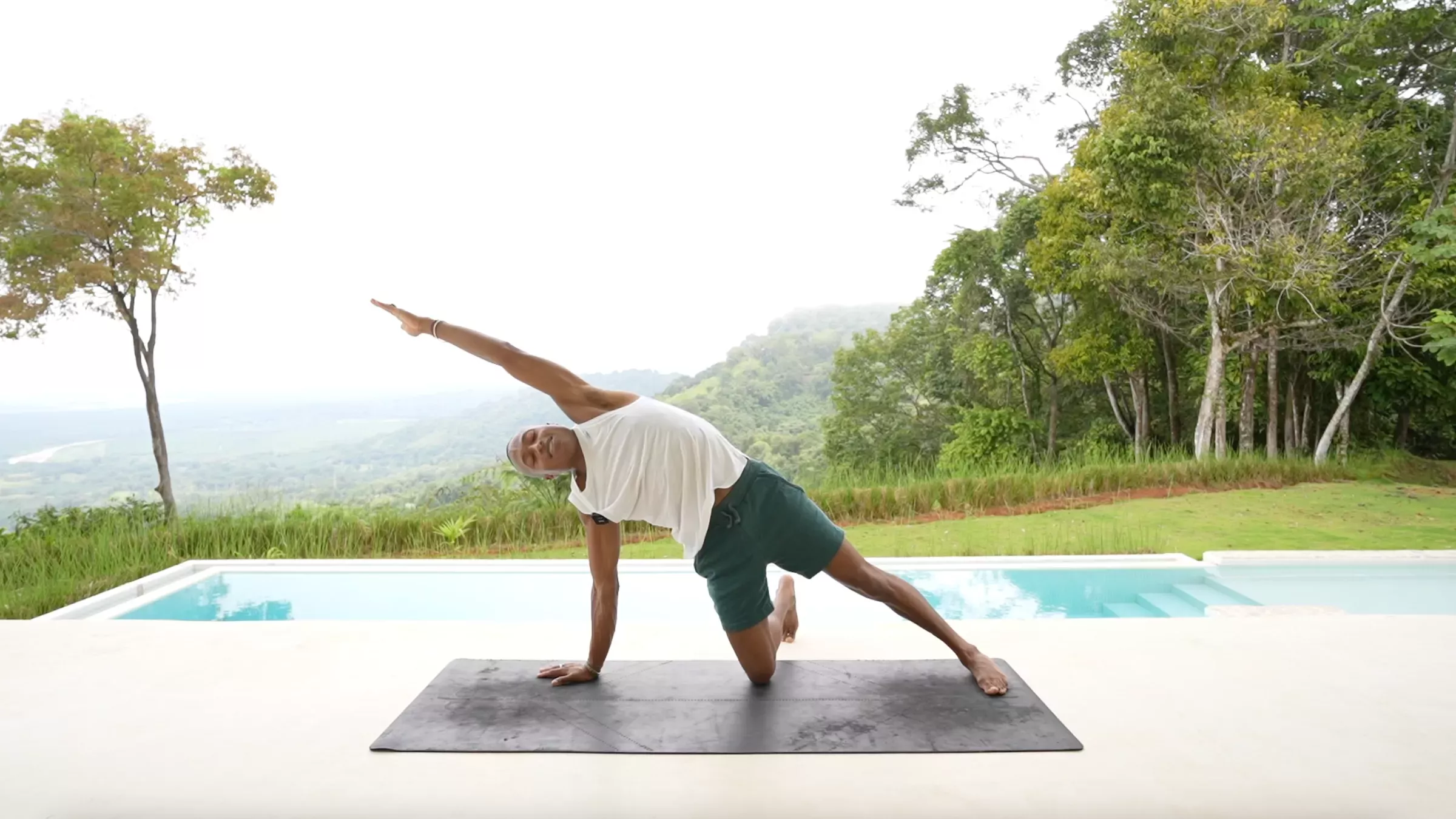 Este sencillo flujo de yoga ayuda a restablecer la mente y el cuerpo