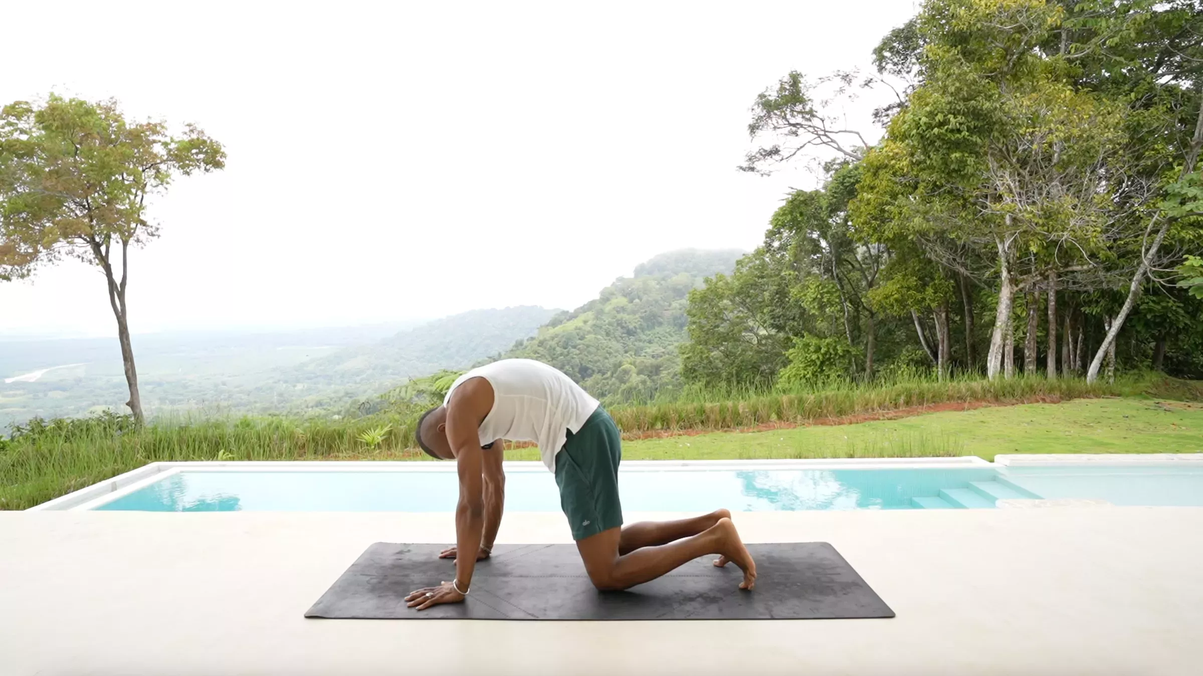 Este sencillo flujo de yoga ayuda a restablecer la mente y el cuerpo