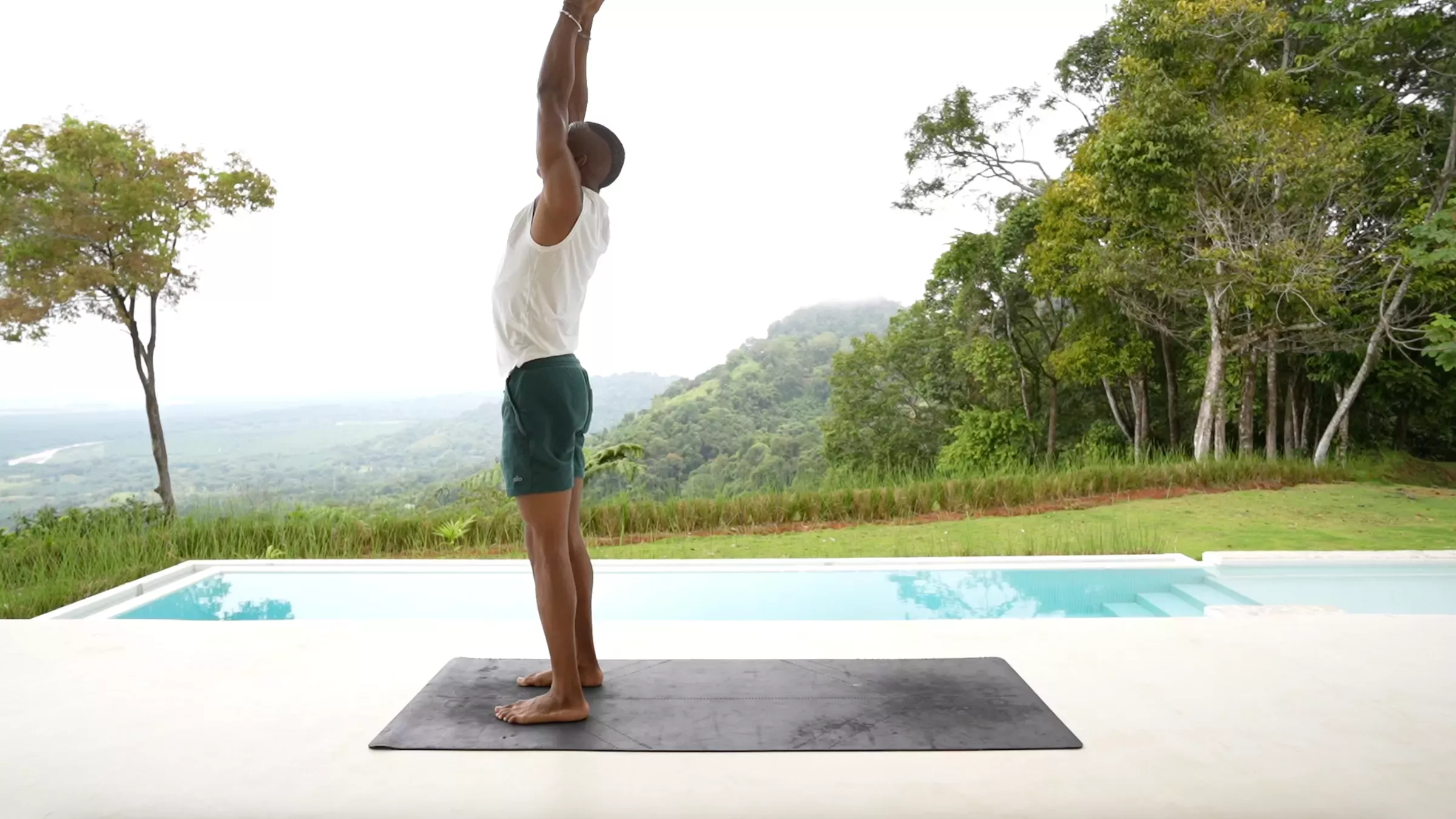 Este sencillo flujo de yoga ayuda a restablecer la mente y el cuerpo