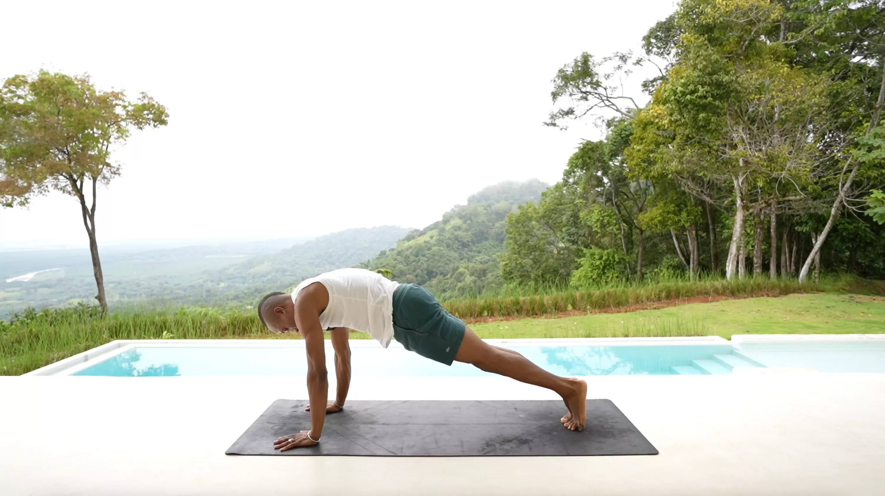 Este sencillo flujo de yoga ayuda a restablecer la mente y el cuerpo