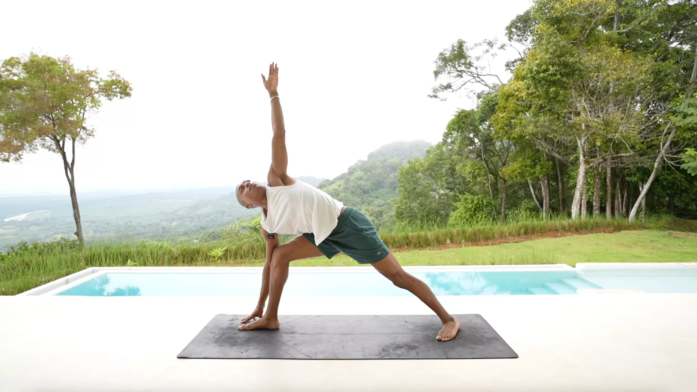 Este sencillo flujo de yoga ayuda a restablecer la mente y el cuerpo