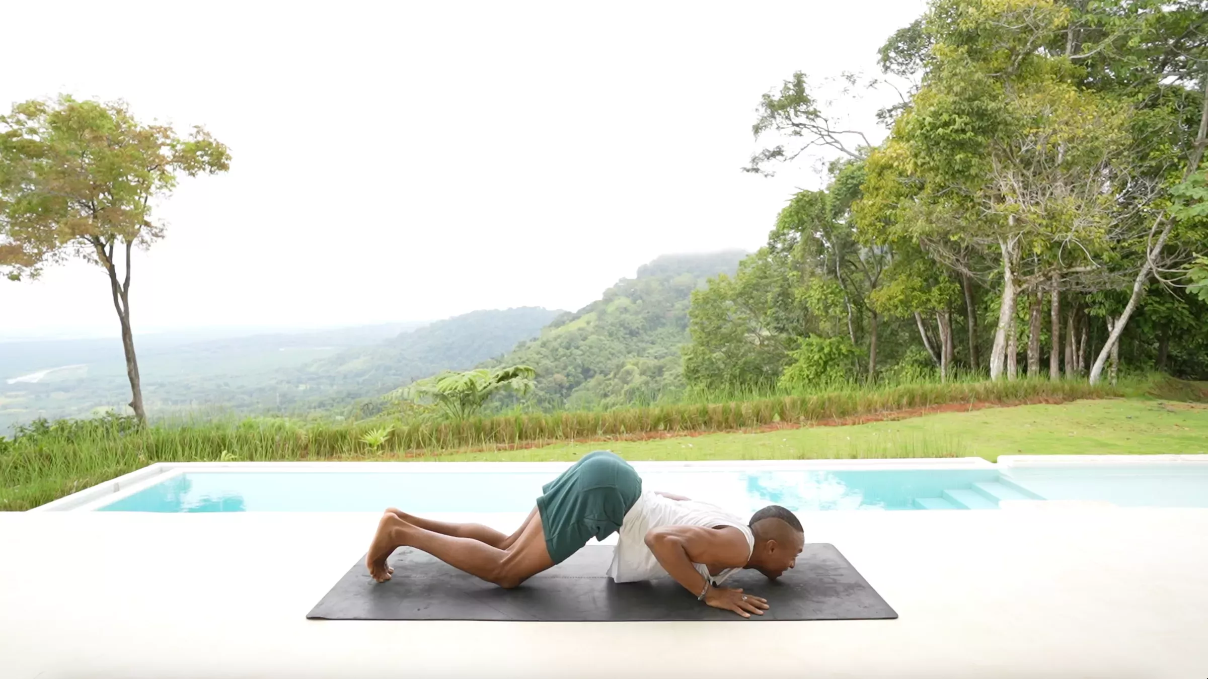 Este sencillo flujo de yoga ayuda a restablecer la mente y el cuerpo