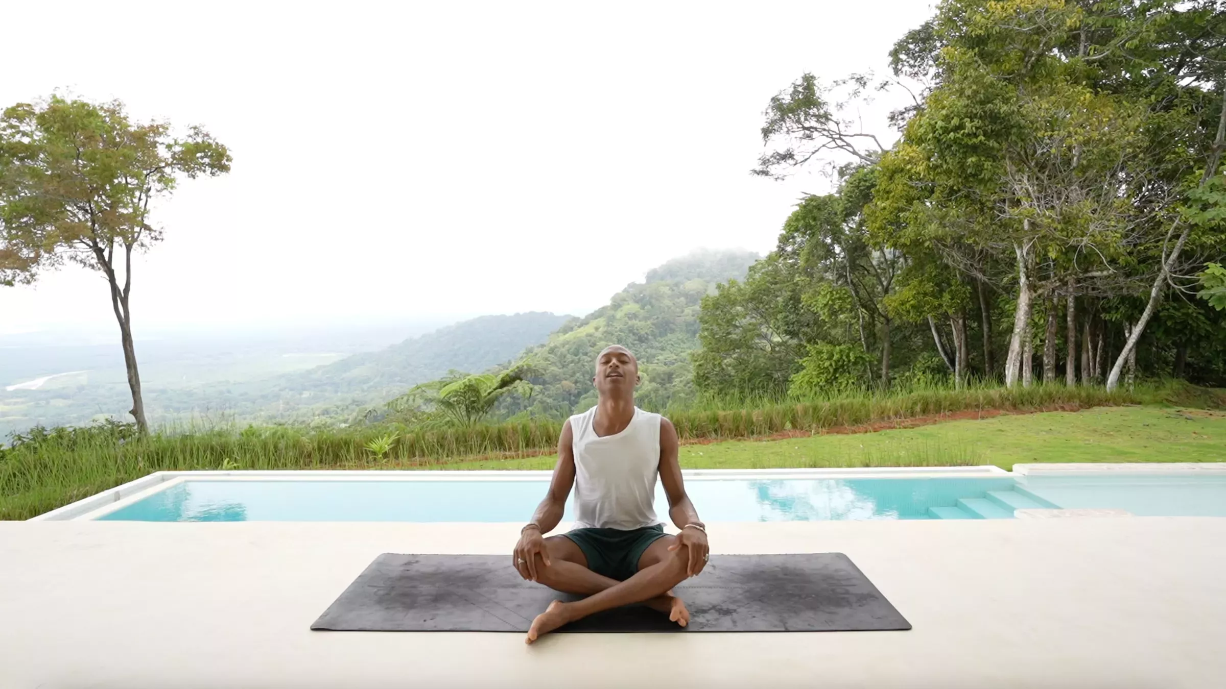 Este sencillo flujo de yoga ayuda a restablecer la mente y el cuerpo