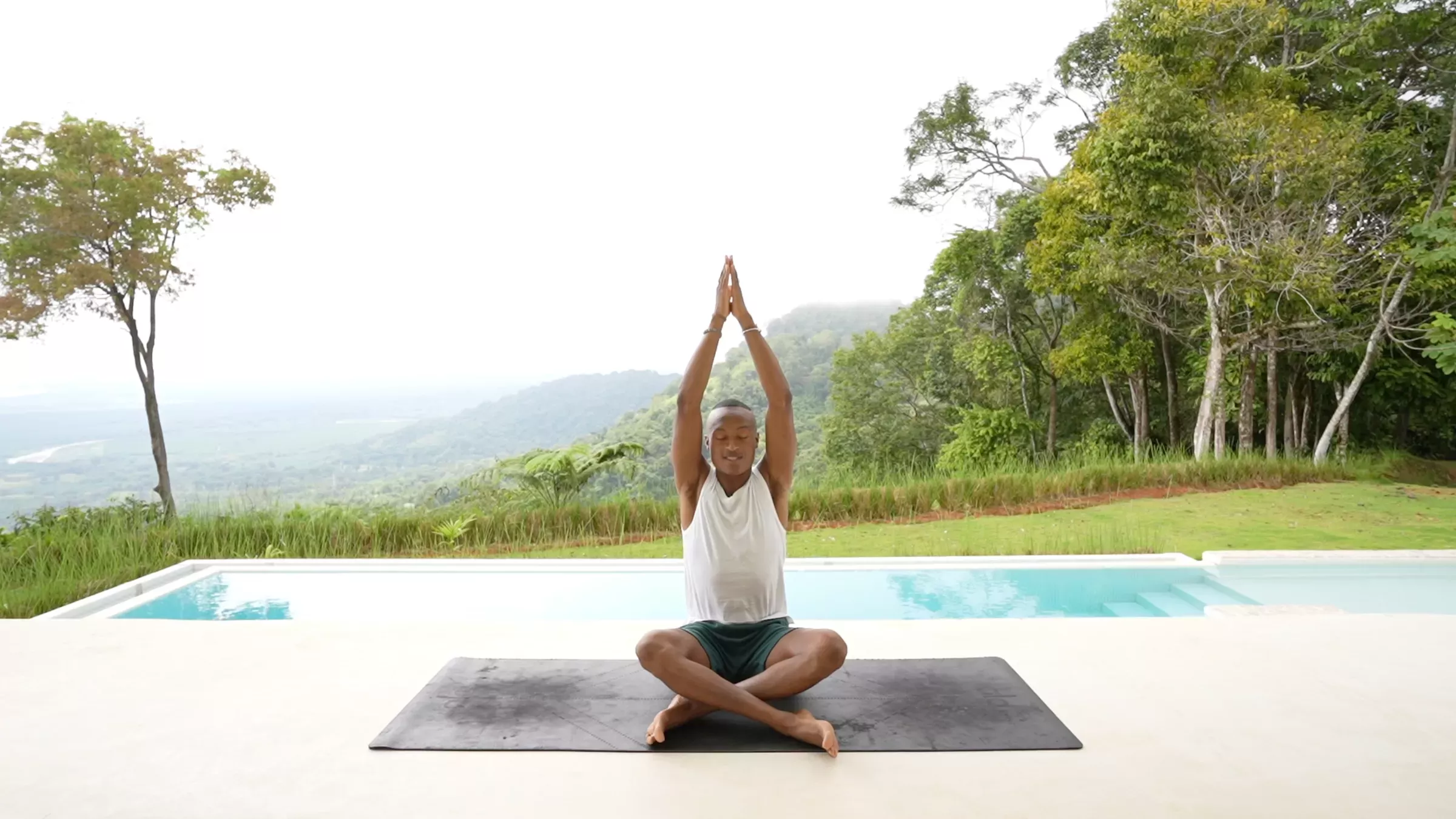 Este sencillo flujo de yoga ayuda a restablecer la mente y el cuerpo