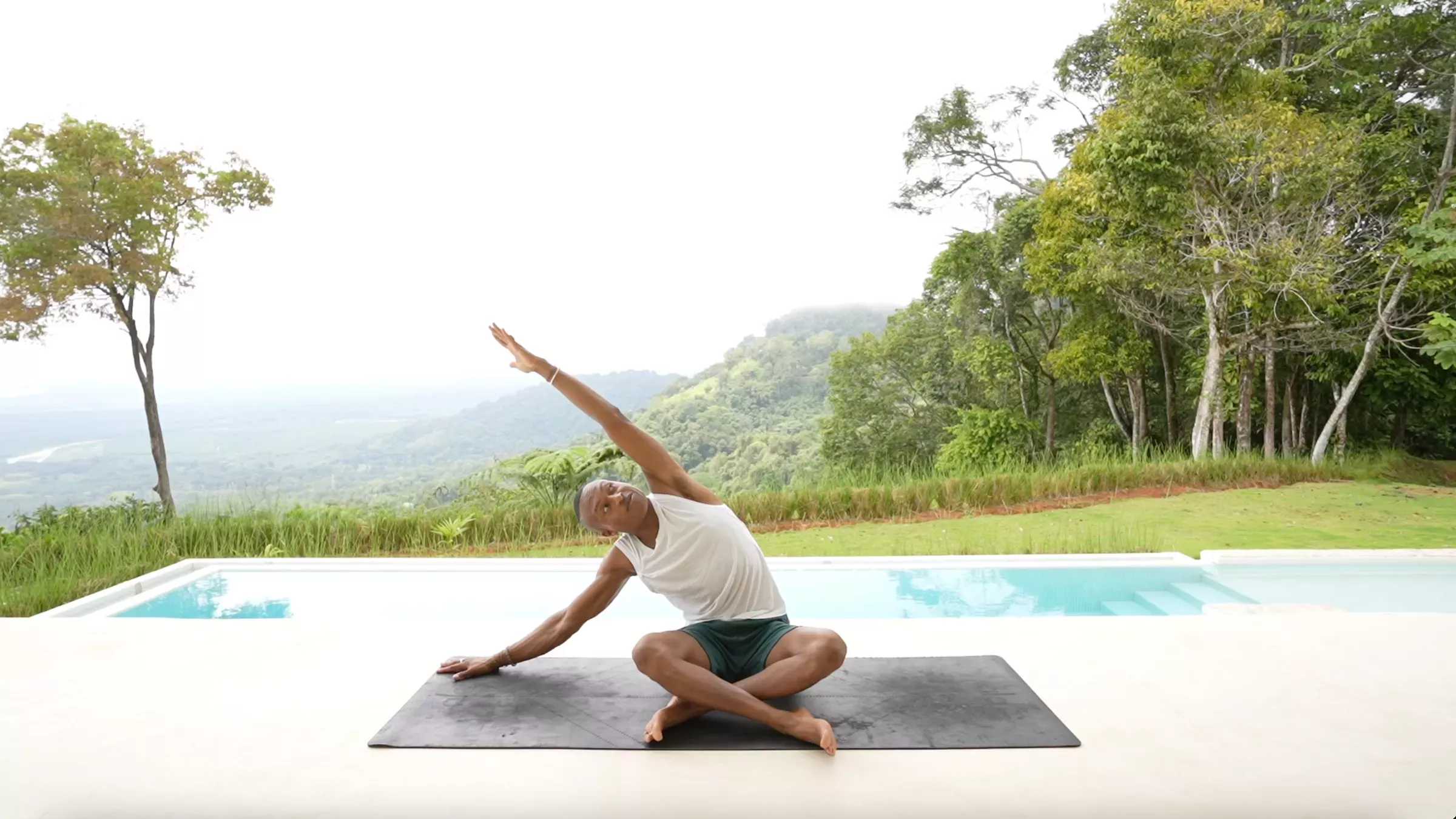 Este sencillo flujo de yoga ayuda a restablecer la mente y el cuerpo