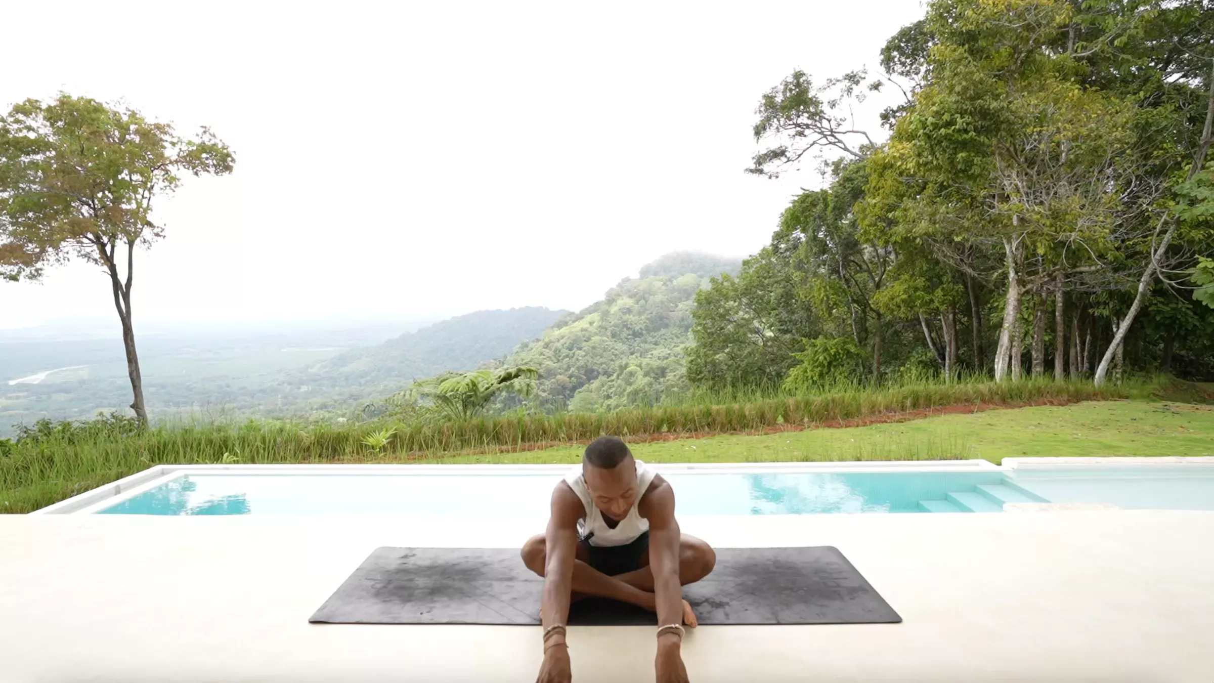 Este sencillo flujo de yoga ayuda a restablecer la mente y el cuerpo