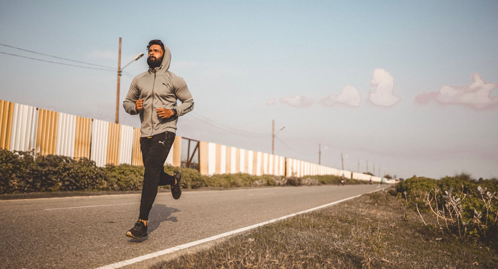 El plogging es una nueva tendencia fitness que es buena para tu salud y el medio ambiente