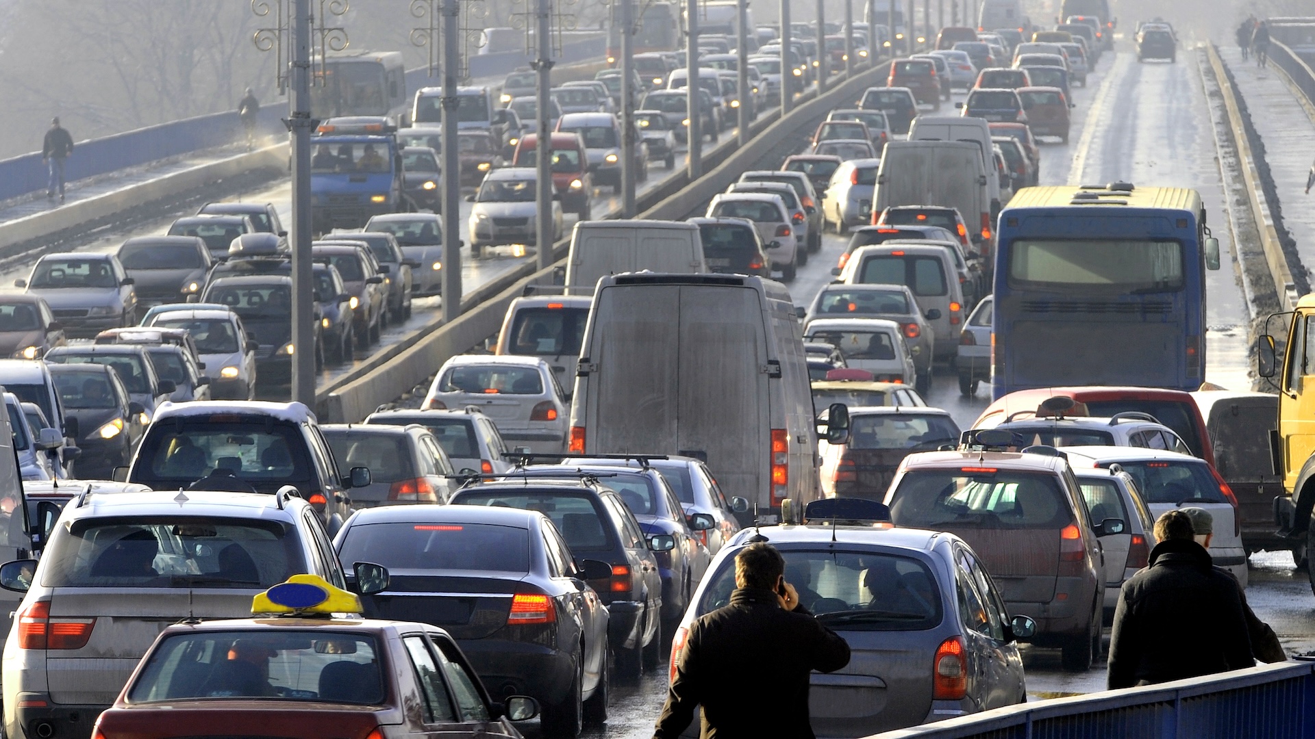 Pollution harms men's fertility, but traffic noise affects women's