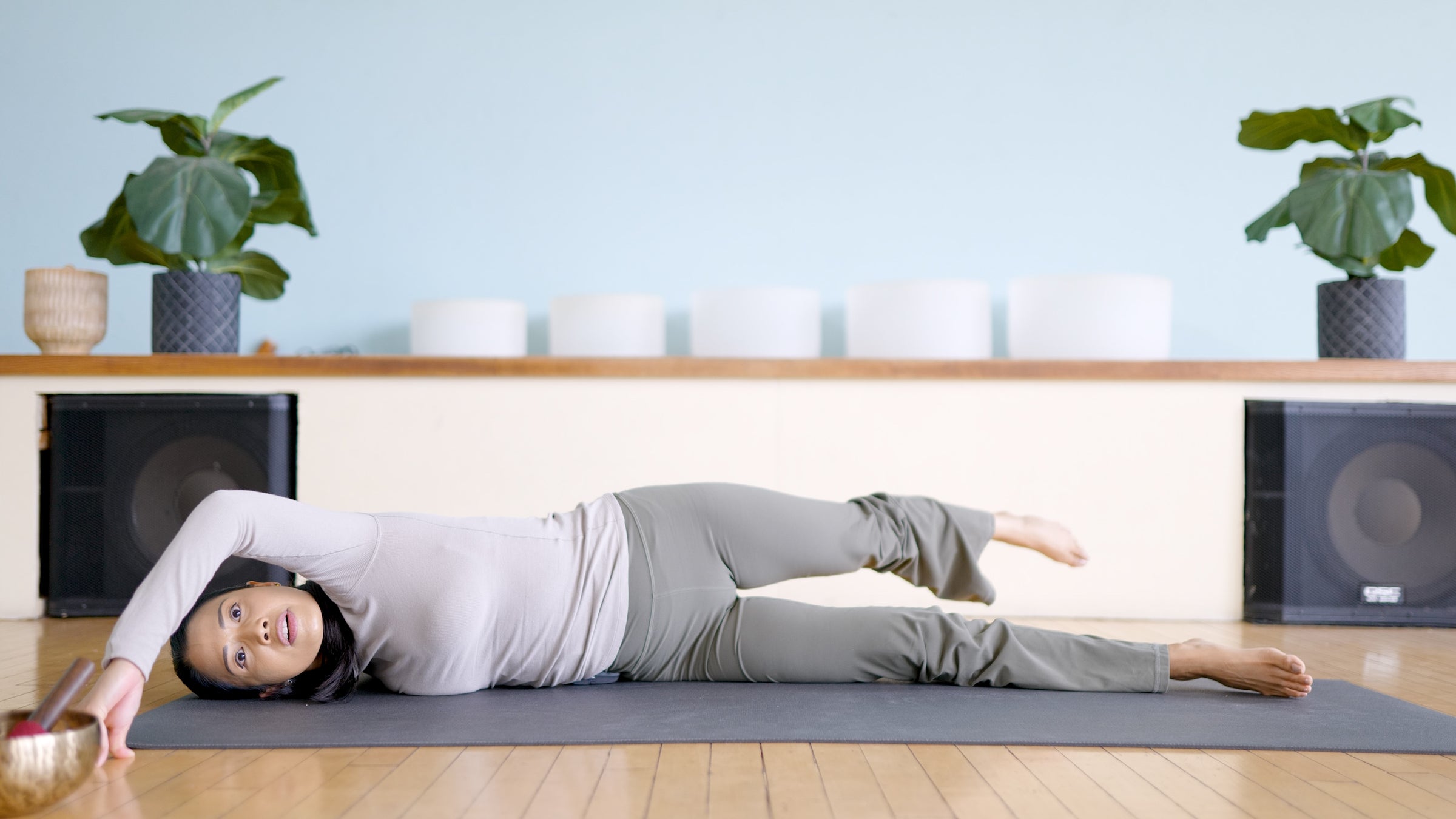 Una Fluidez Rápida de Yoga para Ayudarte a Reducir la Velocidad