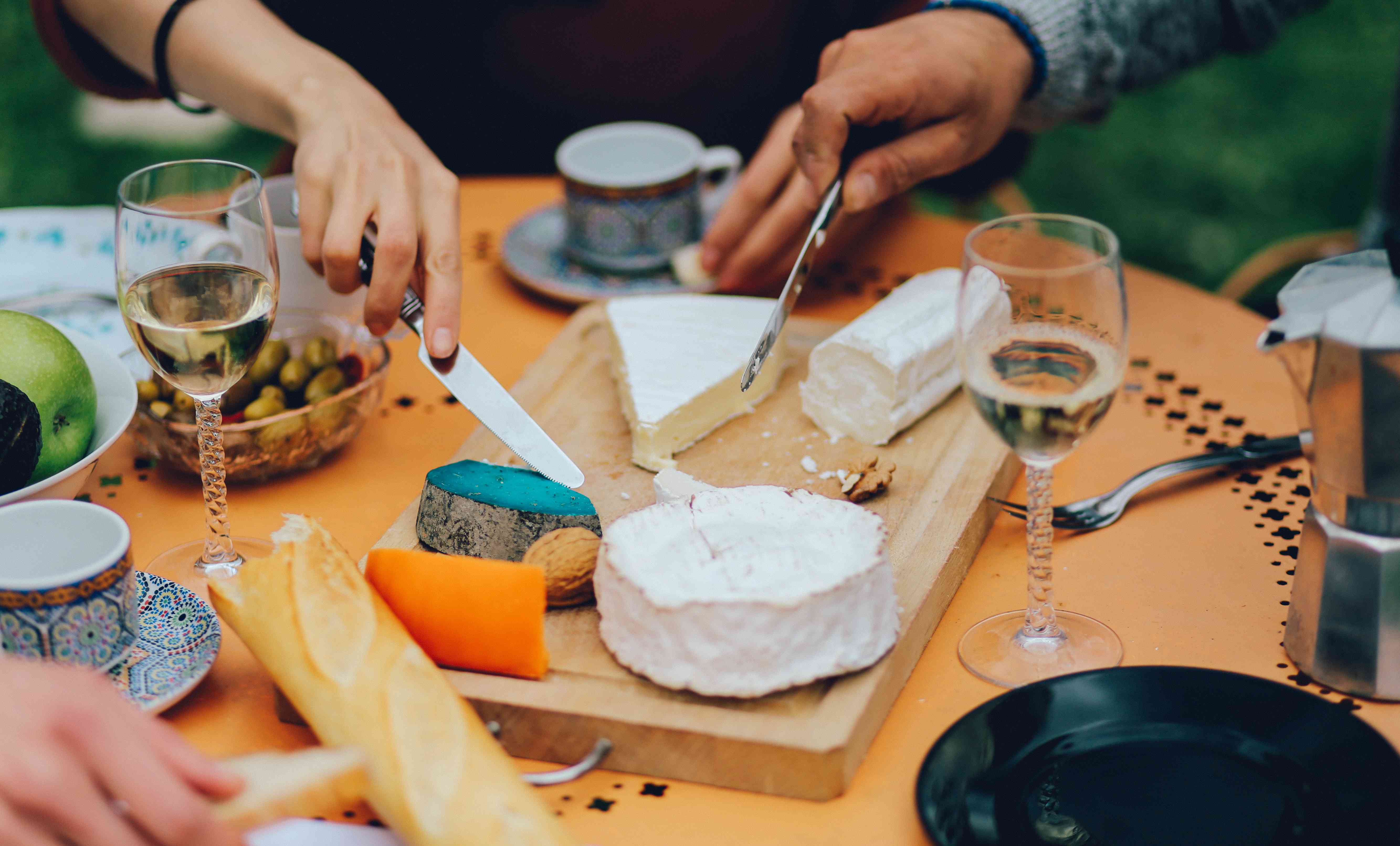 Comer Queso Puede Reducir el Riesgo de Esta Común Condición de Salud