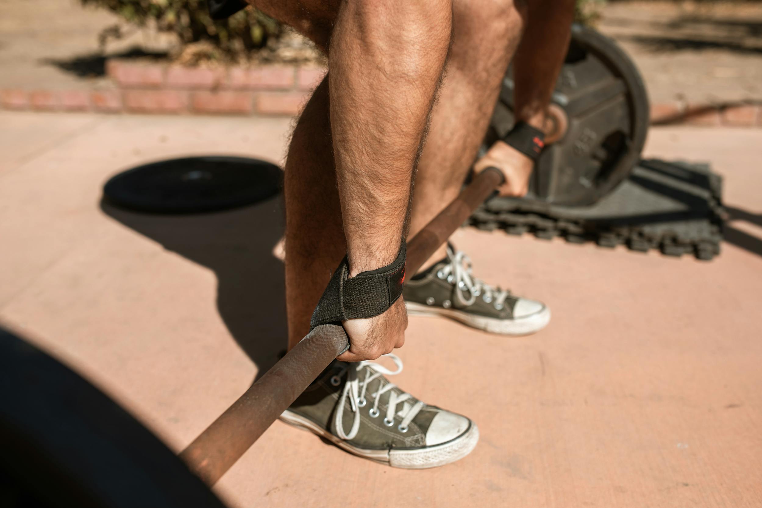 Cómo usar correas de levantamiento para mejorar tu agarre y potenciar tus entrenamientos