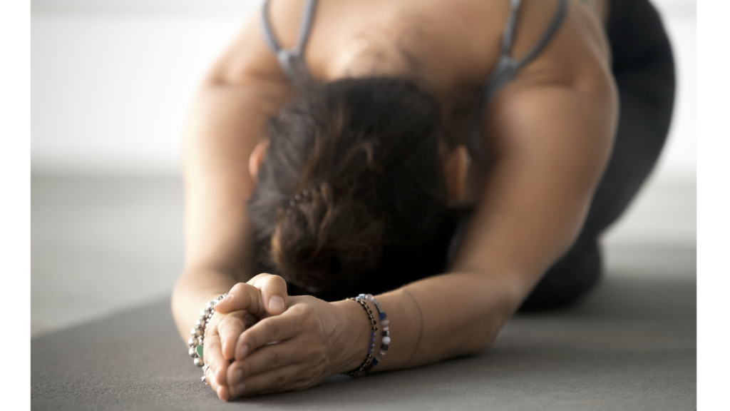 Yoga de Mañana de 10 Minutos para Estirarte y Fortalecerte en Todas las Formas que Necesitas