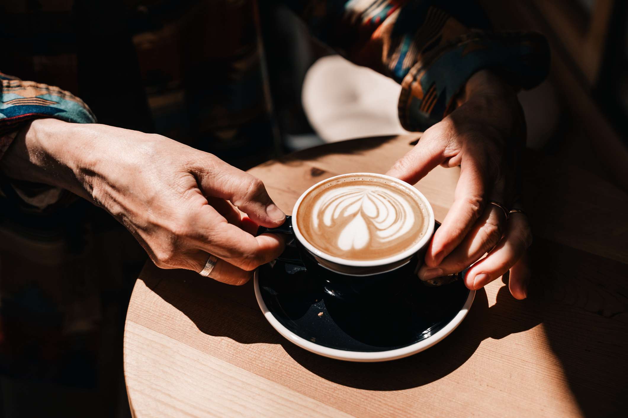 9 Maneras de Hacer Tu Café de la Mañana Más Saludable