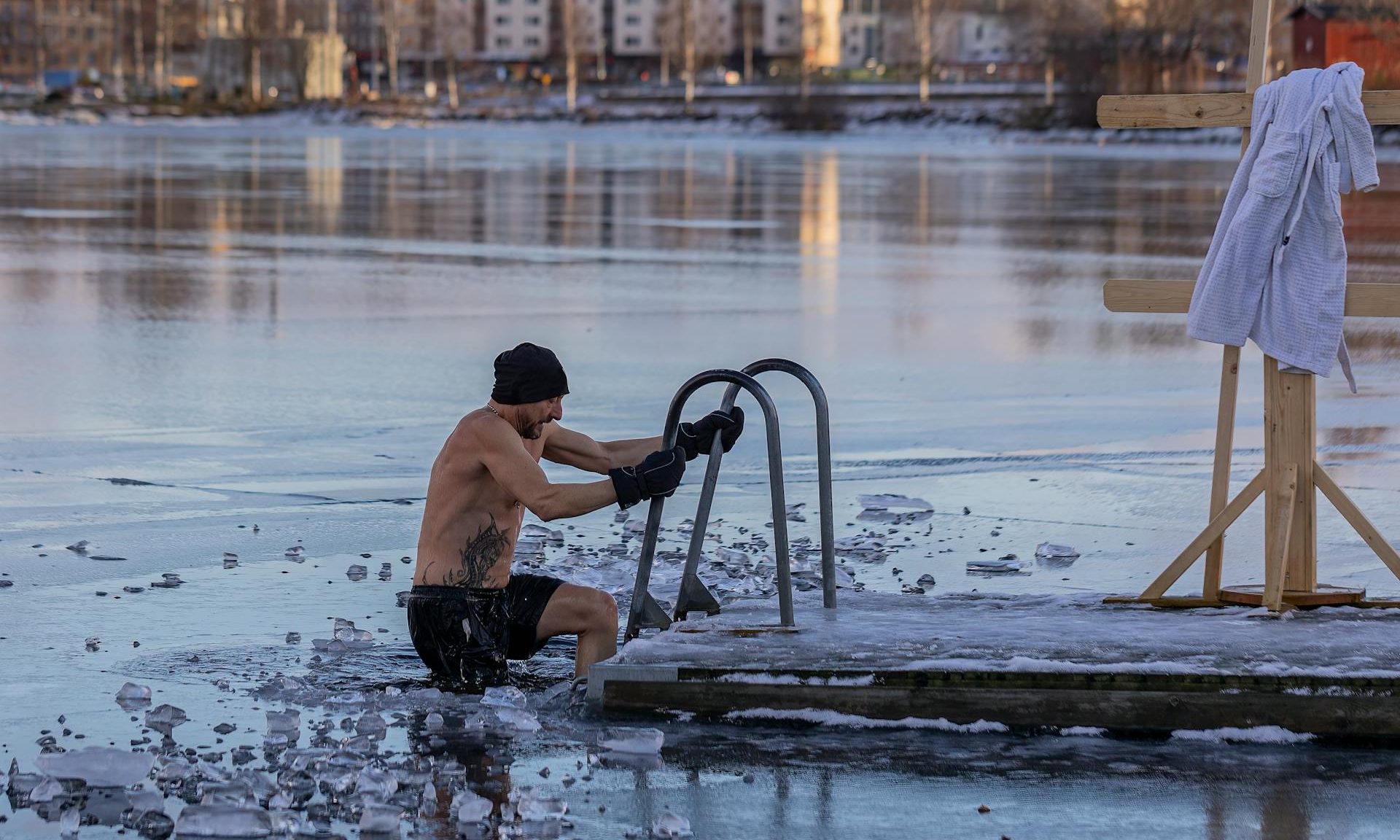 ¿Deberías probar el baño de hielo? ¿Impulsa tu sistema inmunológico? Nueva investigación