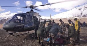 Más de 400 supervivientes en la tragedia del Himalaya