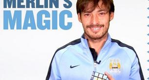 La habilidad de David Silva con un cubo de Rubik