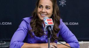 La  historia de Becky Hammon: la primera mujer entrenadora de la NBA