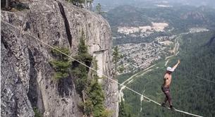 El  alucinante vídeo del récord de equilibrio sin arnés a 290 metros de altura