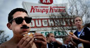 Muere tras comer 12 donuts mientras corría 8 km