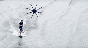 Dronesurfing: el último y más caro deporte acuático del mundo