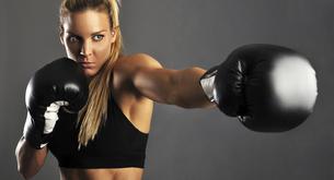 Ejercicios fitness de cardio boxing para quemar grasa